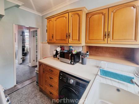 3 bedroom Semi-detached house to let in Harrowden Road, Wheatley, Doncaster, DN2