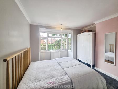 3 bedroom Semi-detached house to let in Harrowden Road, Wheatley, Doncaster, DN2