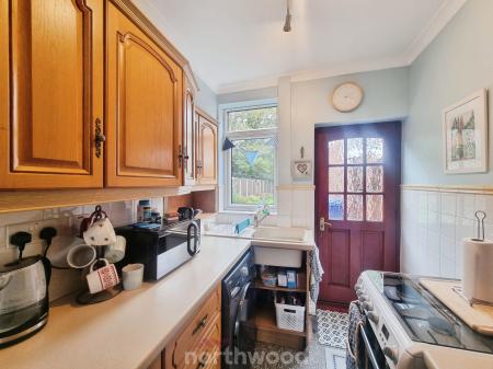 3 bedroom Semi-detached house to let in Harrowden Road, Wheatley, Doncaster, DN2