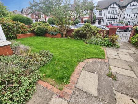 5 bedroom Detached house for sale in Axholme Road, Wheatley, Doncaster, DN2