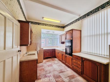 5 bedroom Detached house for sale in Axholme Road, Wheatley, Doncaster, DN2