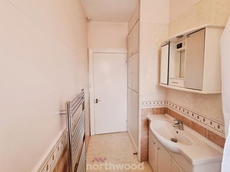 5 bedroom Detached house for sale in Axholme Road, Wheatley, Doncaster, DN2