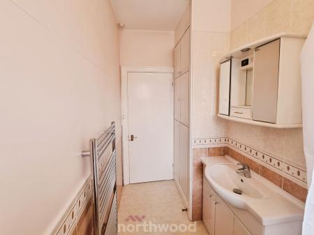 5 bedroom Detached house for sale in Axholme Road, Wheatley, Doncaster, DN2