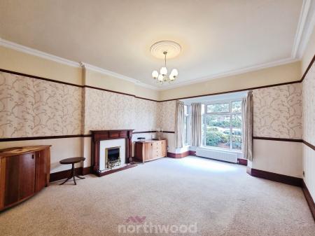 5 bedroom Detached house for sale in Axholme Road, Wheatley, Doncaster, DN2