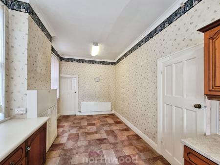 5 bedroom Detached house for sale in Axholme Road, Wheatley, Doncaster, DN2