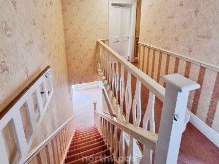 5 bedroom Detached house for sale in Axholme Road, Wheatley, Doncaster, DN2