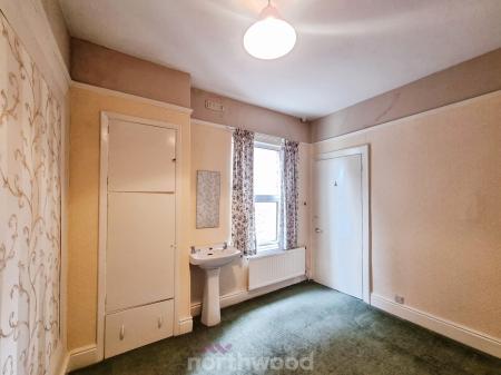 5 bedroom Detached house for sale in Axholme Road, Wheatley, Doncaster, DN2