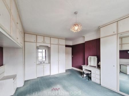 5 bedroom Detached house for sale in Axholme Road, Wheatley, Doncaster, DN2