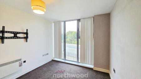 1 bedroom Flat to let in Low Road, Balby, Doncaster, DN4