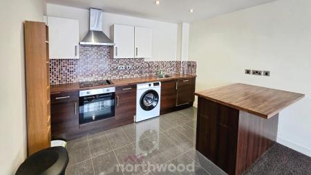1 bedroom Flat to let in Low Road, Balby, Doncaster, DN4