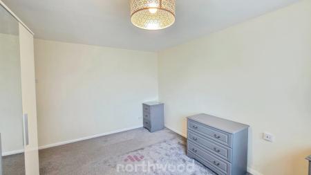 4 bedroom Detached house to let in Field House Road, Sprotbrough, Doncaster, DN5