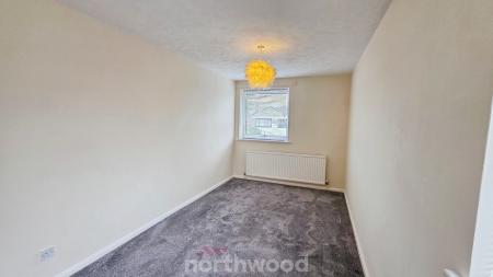 4 bedroom Detached house to let in Field House Road, Sprotbrough, Doncaster, DN5