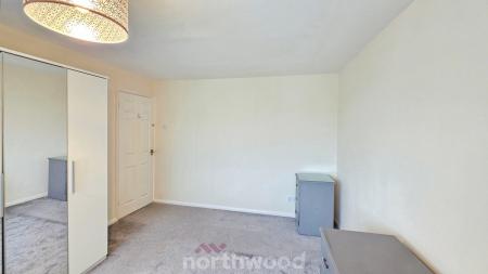 4 bedroom Detached house to let in Field House Road, Sprotbrough, Doncaster, DN5
