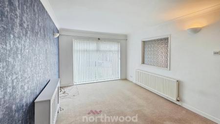4 bedroom Detached house to let in Field House Road, Sprotbrough, Doncaster, DN5