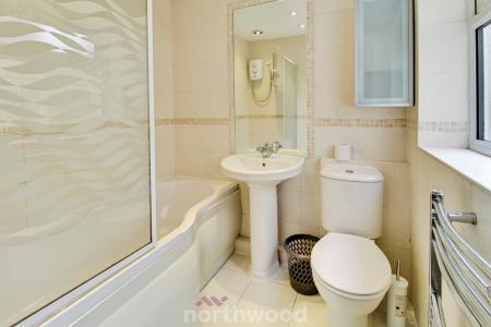2 bedroom Terraced House to let in Victoria Road, Norton, Doncaster, DN6