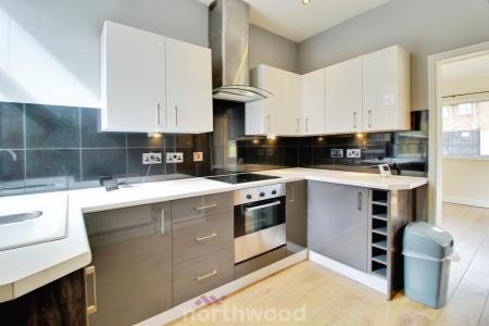 2 bedroom Terraced House to let in Victoria Road, Norton, Doncaster, DN6