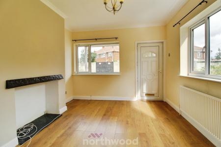 2 bedroom Terraced House to let in Victoria Road, Norton, Doncaster, DN6