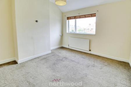 2 bedroom Terraced House to let in Victoria Road, Norton, Doncaster, DN6