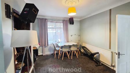 3 bedroom Semi-detached house to let in Westmorland Street, Balby, Doncaster, DN4