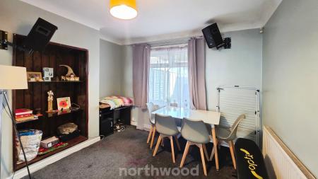 3 bedroom Semi-detached house to let in Westmorland Street, Balby, Doncaster, DN4