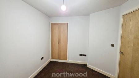 2 bedroom Flat to let in Low Road, Balby, Doncaster, DN4
