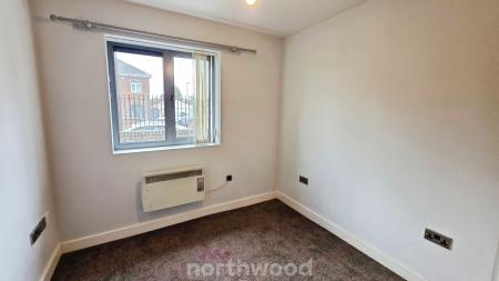 2 bedroom Flat to let in Low Road, Balby, Doncaster, DN4