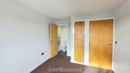 2 bedroom Flat to let in Low Road, Balby, Doncaster, DN4