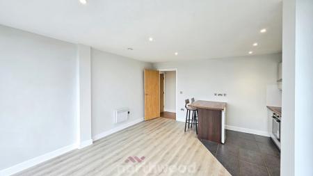 2 bedroom Flat to let in Low Road, Balby, Doncaster, DN4
