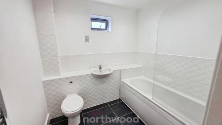 2 bedroom Flat to let in Low Road, Balby, Doncaster, DN4