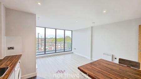2 bedroom Flat to let in Low Road, Balby, Doncaster, DN4