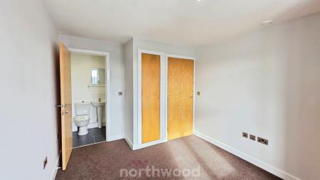 2 bedroom Flat to let in Low Road, Balby, Doncaster, DN4