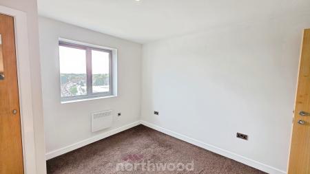 2 bedroom Flat to let in Low Road, Balby, Doncaster, DN4