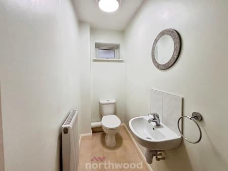 3 bedroom Detached house to let in Golden Fleece Court, Beckett Road, Doncaster, DN2