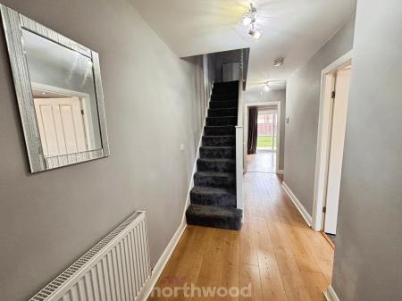 3 bedroom Detached house to let in Golden Fleece Court, Beckett Road, Doncaster, DN2