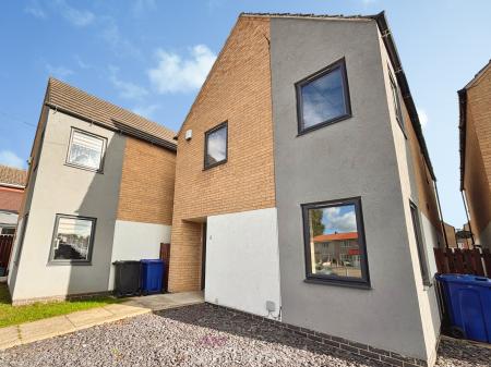 3 bedroom Detached house to let in Golden Fleece Court, Beckett Road, Doncaster, DN2