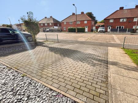 3 bedroom Detached house to let in Golden Fleece Court, Beckett Road, Doncaster, DN2