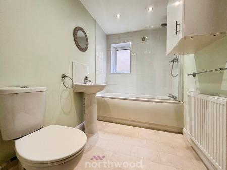 3 bedroom Detached house to let in Golden Fleece Court, Beckett Road, Doncaster, DN2