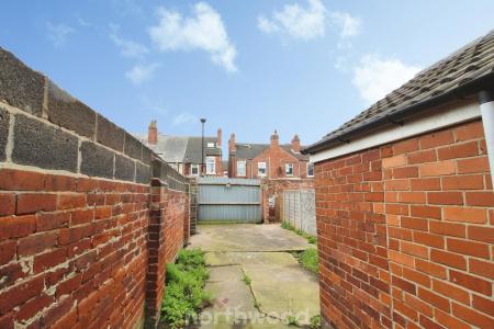 2 bedroom Terraced House to let in Somerset Road, Hyde Park, Doncaster, DN1