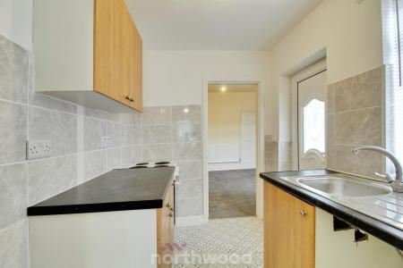 2 bedroom Terraced House to let in Somerset Road, Hyde Park, Doncaster, DN1