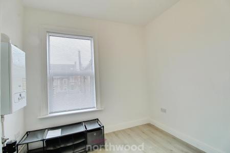 2 bedroom Terraced House to let in Somerset Road, Hyde Park, Doncaster, DN1