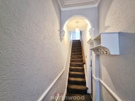 2 bedroom Terraced House to let in Beechfield Road, Hyde Park, Doncaster, DN1