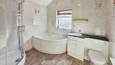 3 bedroom Terraced House to let in Kings Road, Askern, Doncaster, DN6