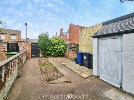 3 bedroom Terraced House for sale in Lockwood Road, Wheatley, Doncaster, DN1