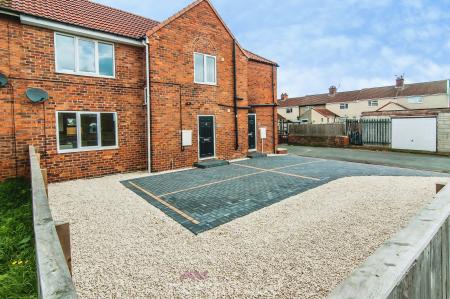 1 bedroom Flat to let in Holmes Carr Crescent, Rossington, Doncaster, DN11