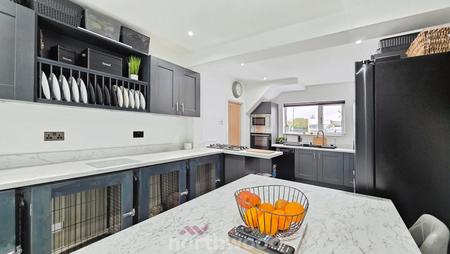 3 bedroom Semi-detached house for sale in Barnby Dun Road, Clay Lane, Doncaster, DN2
