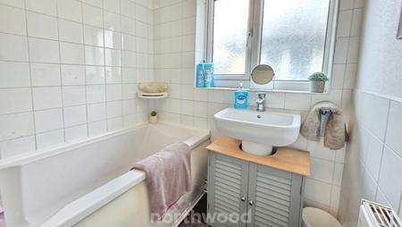 3 bedroom Semi-detached house for sale in Barnby Dun Road, Clay Lane, Doncaster, DN2