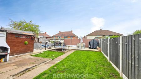 3 bedroom Semi-detached house for sale in Barnby Dun Road, Clay Lane, Doncaster, DN2