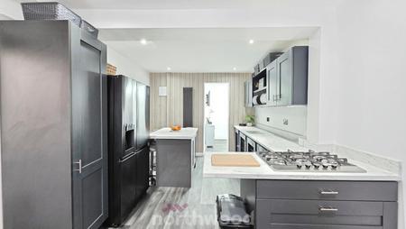 3 bedroom Semi-detached house for sale in Barnby Dun Road, Clay Lane, Doncaster, DN2