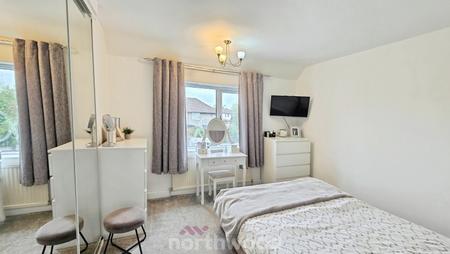 3 bedroom Semi-detached house for sale in Barnby Dun Road, Clay Lane, Doncaster, DN2