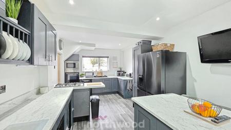 3 bedroom Semi-detached house for sale in Barnby Dun Road, Clay Lane, Doncaster, DN2